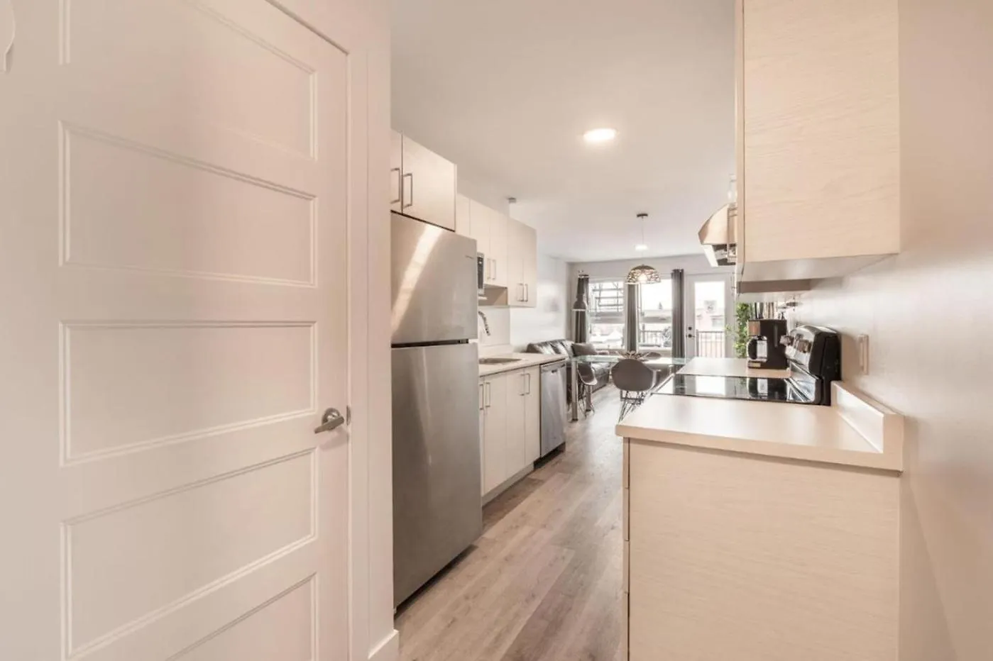 Big 2 Bedroom Apartment On 2 Floors - 1907 Montreal Canada