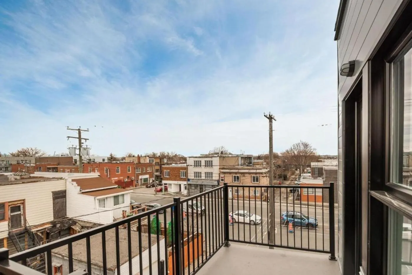 Big 2 Bedroom Apartment On 2 Floors - 1907 Montreal Canada